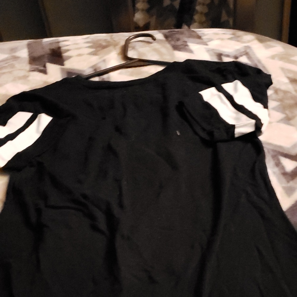 Top - Picture 2 of 4